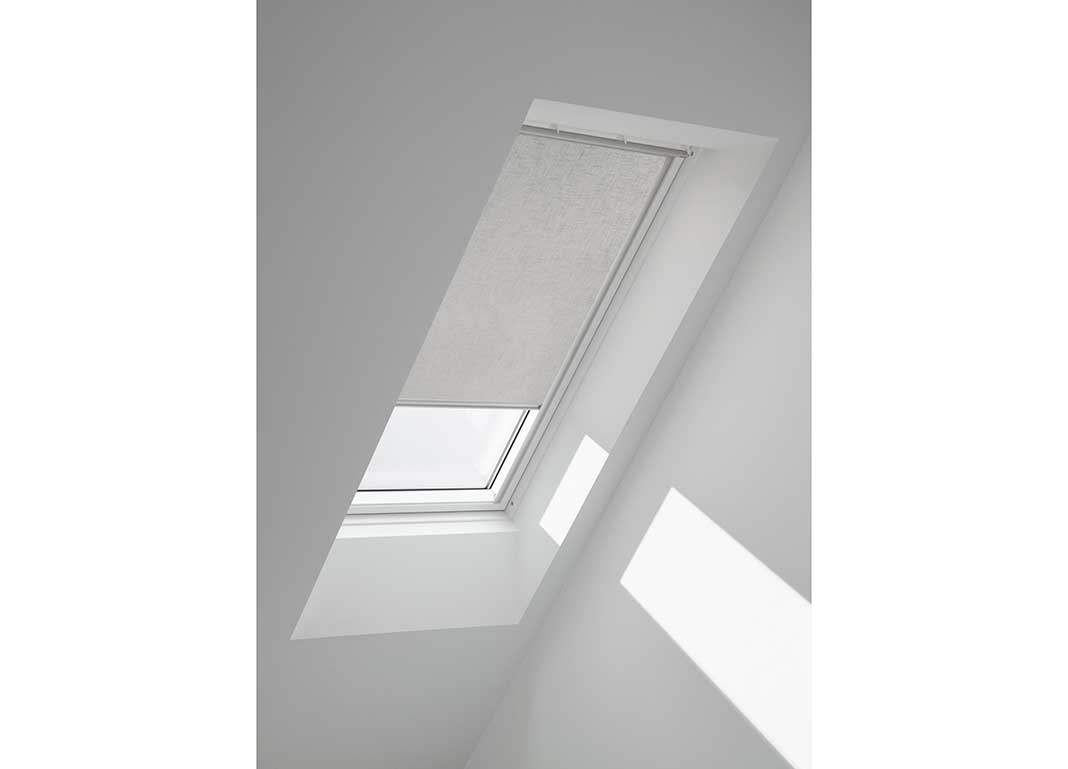 Bild von Fenster mit VELUX nature collection Sonnenschutz in weiß
