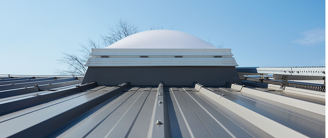 Bild von Dachluke auf Sandwichplatten