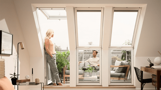 Moderne Dachfenster Arten lassen auch bei sehr großen Glasflächen keine Wärme entweichen.