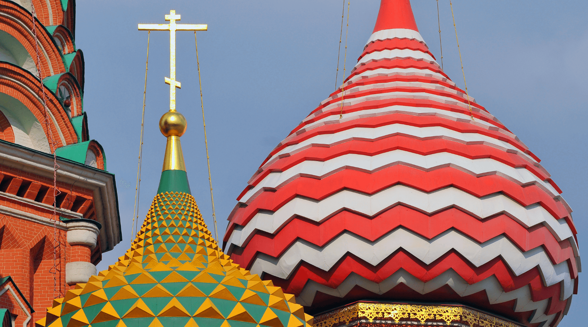 Detailaufnahme des Daches der Basilius Kathedrale in Moskau